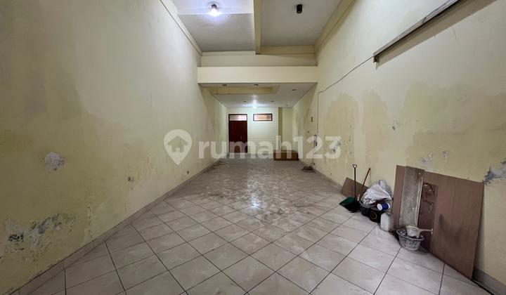 For Rent 3-Story Shop House in City Center Karanggetas Street Cirebon 2