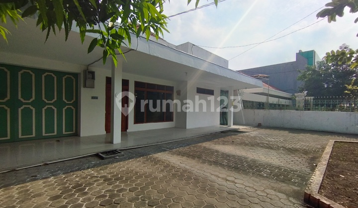For Rent Commercial Space or House on Kartini Street Cirebon For Rent Commercial Space or House on Kartini Street Cirebon