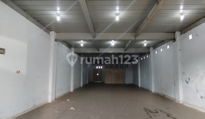 For Rent: 2 ¹/2 Story Shop House in Kalijaga, Cirebon 2