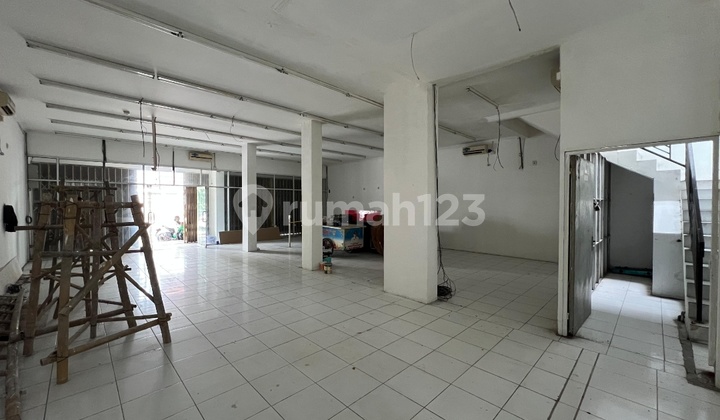 Dijual/ Disewakan Ruko Rendeng 2 Di Jalan Siliwangi Cirebon Dijual/ Disewakan Ruko Rendeng 2 Di Jalan Siliwangi Cirebon