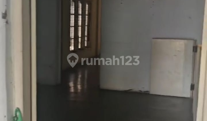 Disewakan Ruang Usaha atau Rumah di Jalan Kartini Cirebon