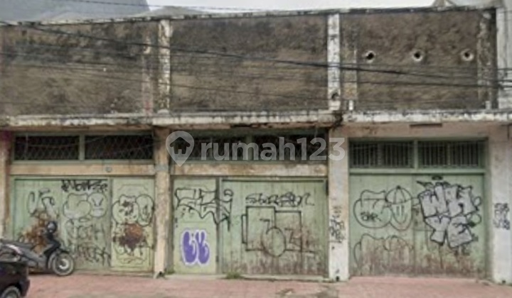 For Rent: Shop House or Commercial Space on Pekalipan Street, Cirebon For Rent: Shop House or Commercial Space on Pekalipan Street, Cirebon