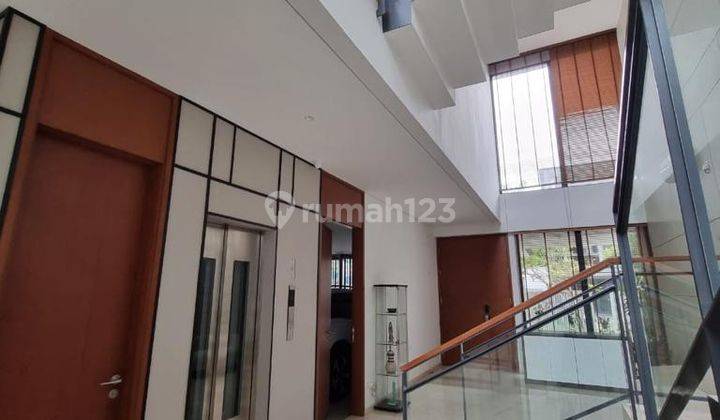 Rumah Mewah 3lt include Lift Dan Pool Di Lyndon Navapark Bsd City 21