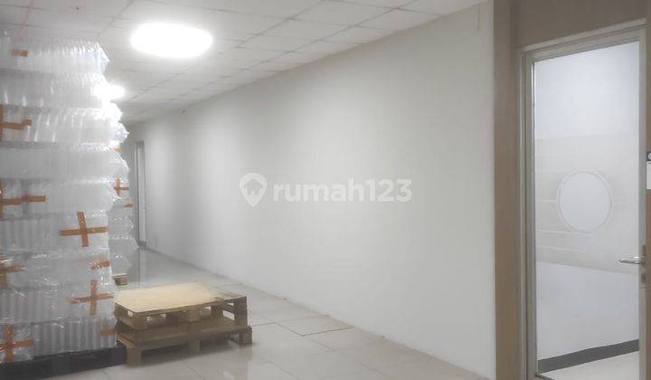 Dijual Gudang Plus Kantor 2 Lantai di Komplek Pergudangan  2