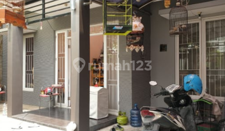 Well-Maintained Nice 1-Story House in Babatan Wiyung, Surabaya 2