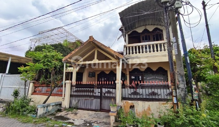 Turun Harga ! Rumah 2 Lantai Bagus Griya Kebraon Utara Surabaya 