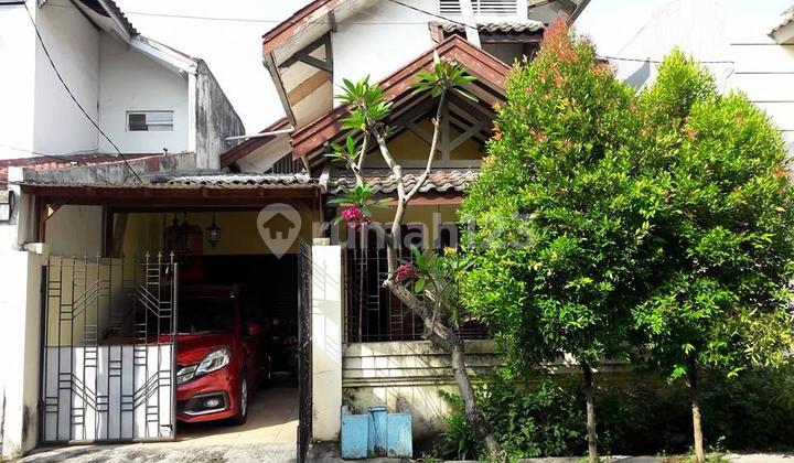 Rumah 2 Lantai Terawat Dan Nyaman Strategis Griya Kebraon Barat