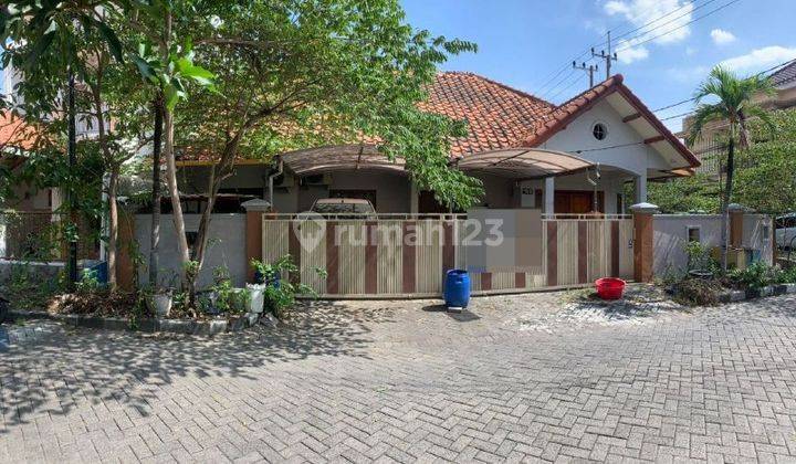 Rumah Bagus Terawat Strategis Babatan Pratama, Surabaya  1