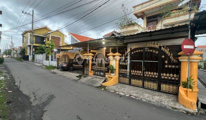 Rumah Usaha Manukan Mukti Padat Dan Ramai Hook Pinggir Jalan Raya 1