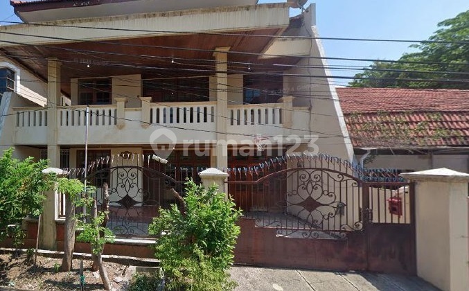 Well-Maintained Luxury House, West Dharmahusada Indah, Surabaya 2