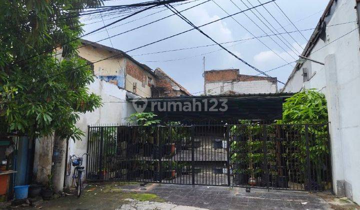 Turun Harga! Rumah Usaha Lokasi Sangat Strategis Manyar Kertoarjo 1
