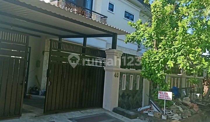 Rumah Hook SHM 2 Lantai Kolam Renang Manyar Rejo, Surabaya 2