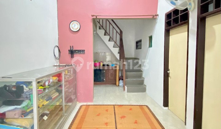 For Sale: Well-Maintained 2-Story SMH House in Wiyung, Surabaya 2