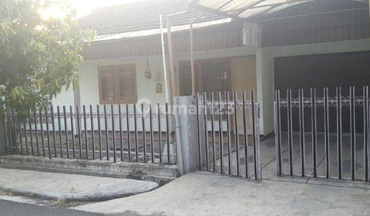 Rumah Bagus Siap Huni Lokasi Strategis di Kutisari Indah Selatan  1