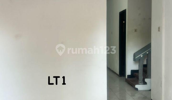Turun Harga ! Rumah 2 Lantai Bagus Ketintang Madya Surabaya  2