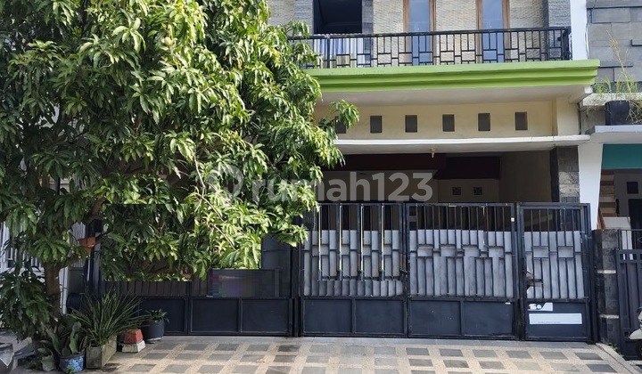 Rumah 2 Lantai Bagus Terawat Strategis Gunungsari Surabaya