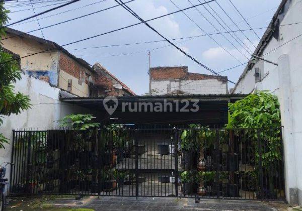 Turun Harga! Rumah Usaha Lokasi Sangat Strategis Manyar Kertoarjo 2