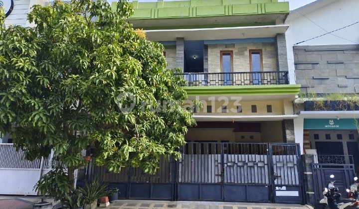 Rumah 2 Lantai Bagus Terawat Strategis Gunungsari Surabaya 2
