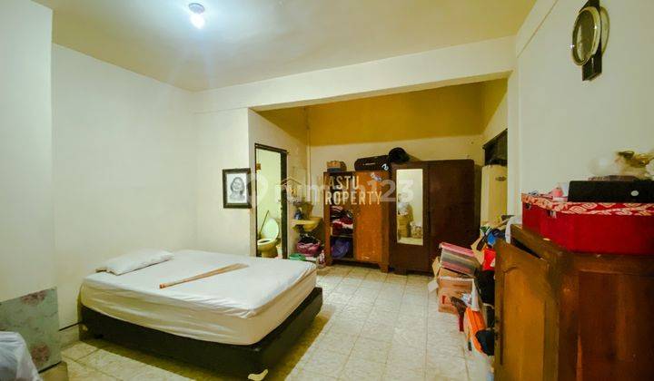 RUMAH SECONDARY TANAH LUAS DI MALIOBORO DEKAT STASIUN TUGU JOGJA