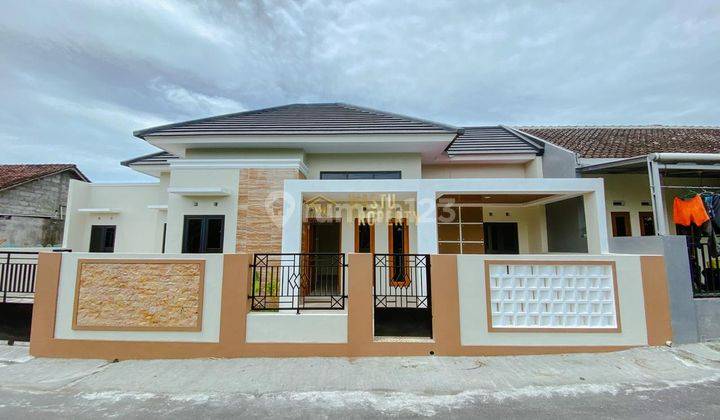 Dijual Rumah Siap Huni, 7 Menit Ke Sekolah Budi Mulia Maguwoharjo 1