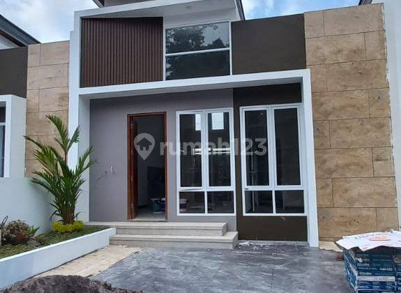 DIJUAL RUMAH MEWAH 2 LANTAI DI NGAGLIK 6 MENIT DARI JALAN KALIURANG 1