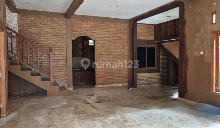 Rumah Second Etnik dengan Lahan Luas di Minggir Sleman 2