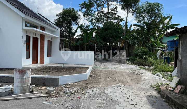 RUMAH MURAH TANAH LUAS, 2 MENIT KE SMP N 4 KALASAN 2