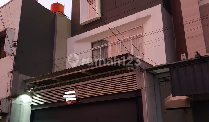 Rent House Business Space in Kejaksaan Braga Bandung