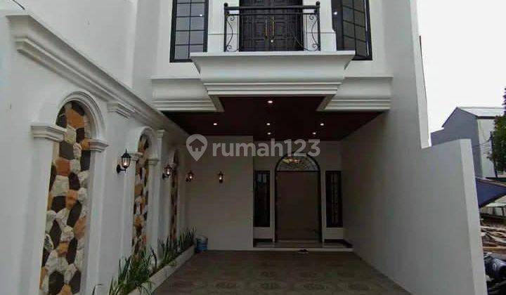 Jual Rumah Model Klasik Di Jati Waringin, Pondok Gede 1