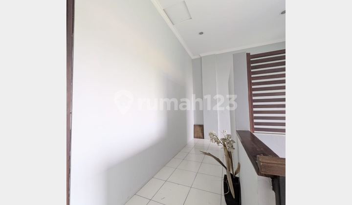 3-STORY RUKO READY FOR OCCUPANCY, STRATEGICALLY LOCATED ON GATOT SUBROTO. 2