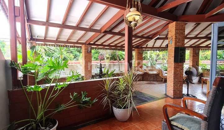 Industrial-Style House in the Luxurious Cinere Complex 2