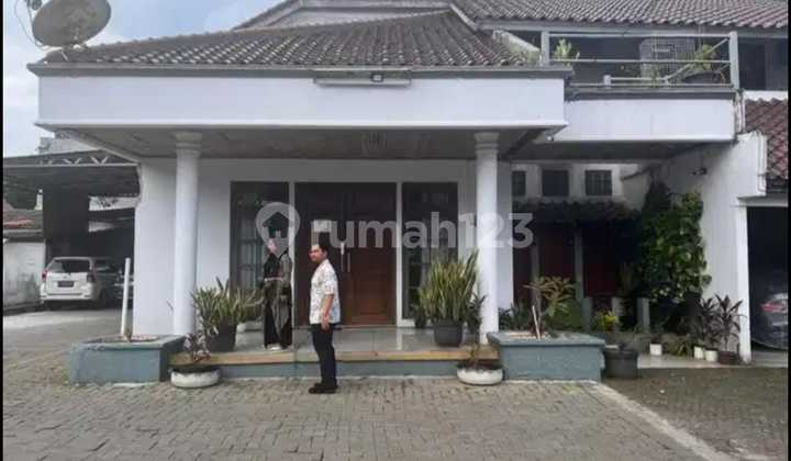 Strategic Location House in Pejaten Near Tb Simatupang Road Access Strategic Location House in Pejaten Near Tb Simatupang Road Access