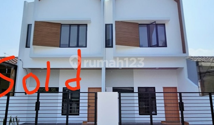 2-Story Ready-to-Occupy Minimalist Modern House in Harapan Indah Bekasi