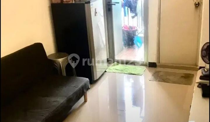 ruang tamu apartemen green park view murah