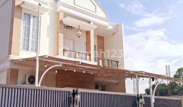 Rumah Hook Cantik dan Mewah dalam Komplek Billymoon Jakarta Timur
