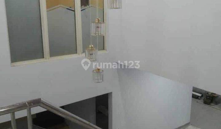 Rumah 2 Lt Siap Huni Semi Furnished di Taman Modern Cakung 2