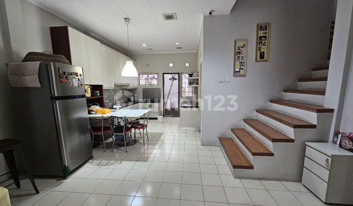 Rumah SIap Huni 2 Lt Murah dalam Cluster Taman Sari Harapan Indah