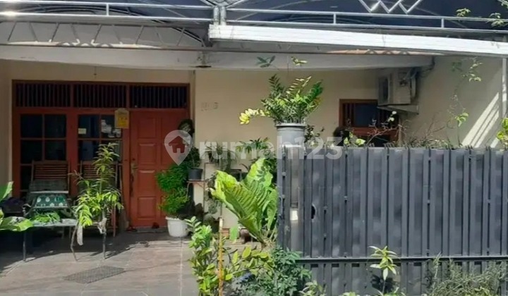Rumah 2 Lt Lokasi Bagus dalam Komplek Pondok Bambu Jakarta Timur