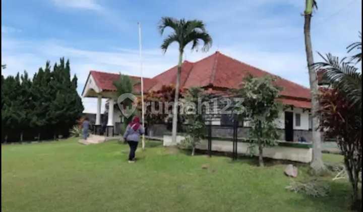 Beautiful Villa Ready to Occupy Location near Tourist Attractions in Ciapus Bogor