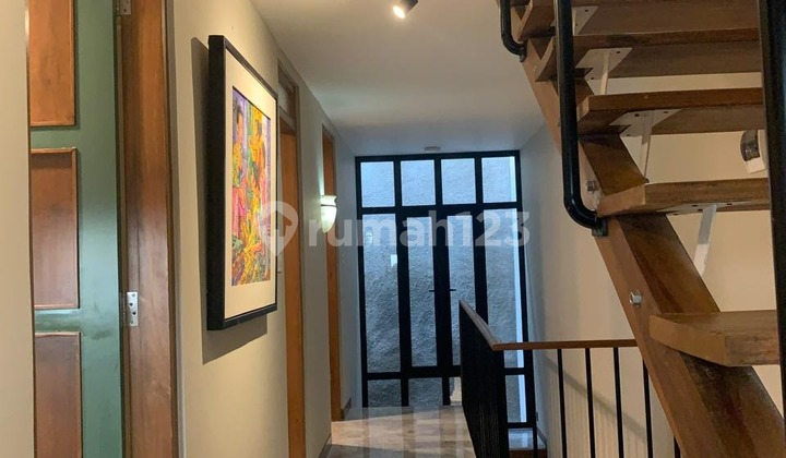 Rumah Baru 2 Lt Modern Style dekat LRT Velodrome Rawamangun  2