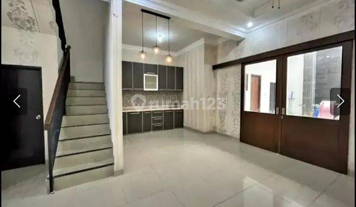 Rumah Siap Huni Semi Furnished 2 Lt di Pondok Gede Bekasi 2