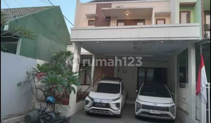 Rumah Cantik Minimalis 2 Lt dekat Grand Galaxy Jakasetia Bekasi