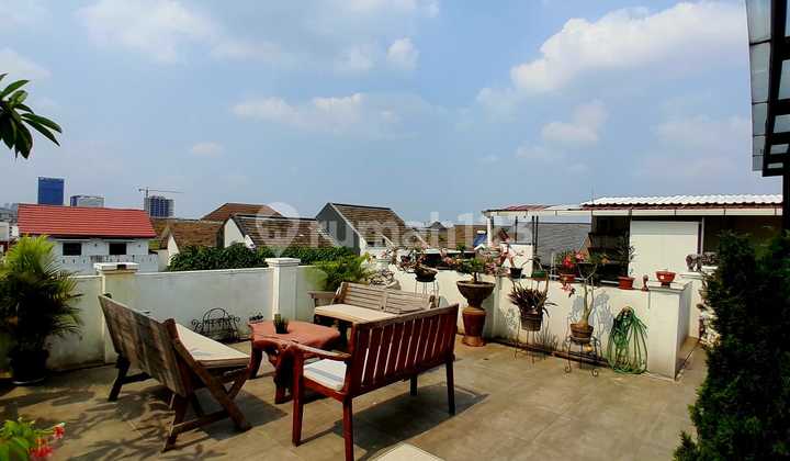 Rumah Cantik Siap Huni Lokasi Bagus dekat Mall Pejaten Village 2