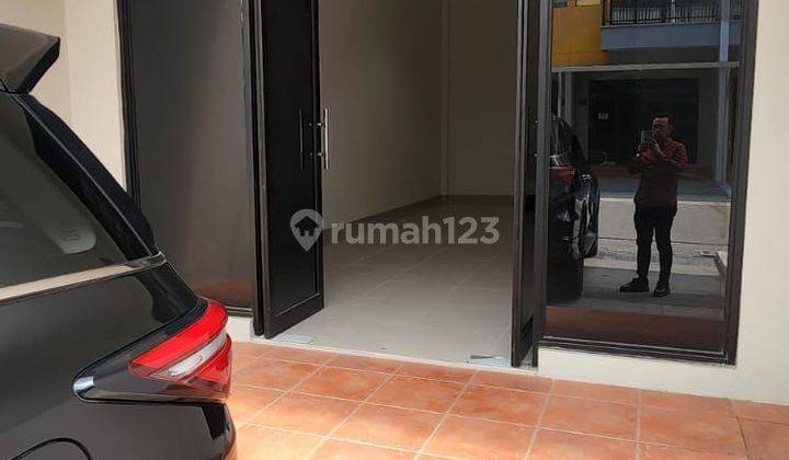 Ruko 3 Lt Siap Pakai Lokasi Strategis di Sedayu City  2