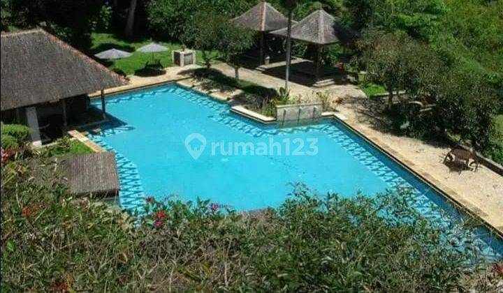 kolam renang rumah cantik di villa ciater