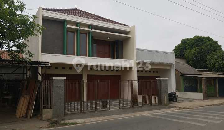 Ready-to-use shop house for sale in Cimuning, Bantar Gebang, Bekasi 2