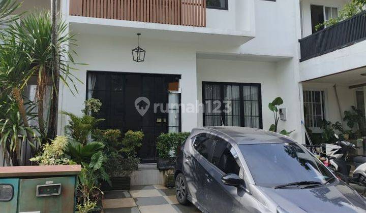 Rumah 3 Lantai Bagus Siap Huni Furnished SHM di Bsd Neo Catalonia, Tangerang 1