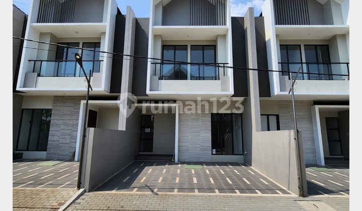 Rumah Bagus, 2 Lantai di Batununggal Indah