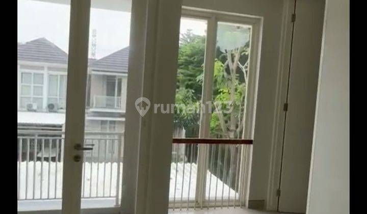 kamar tidur rumah the greenlake citraland surabaya