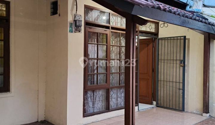 Rumah Semi Furnished di Taman Holis Indah 1, Bandung 1